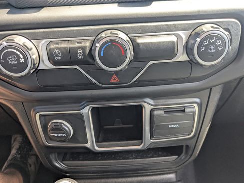 Used 2019 Jeep Wrangler Sport AWD/4WD image 24