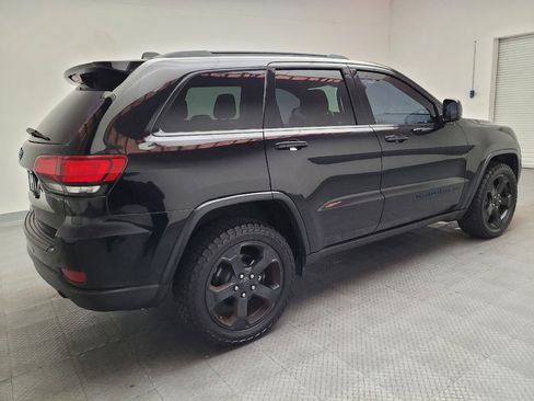 Used 2018 Jeep Grand Cherokee Laredo AWD/4WD image 10