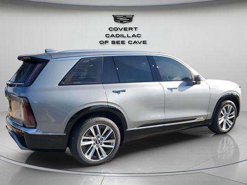 New 2026 Cadillac Vistiq Luxury w/ LPO, Floor Liner Package image 10