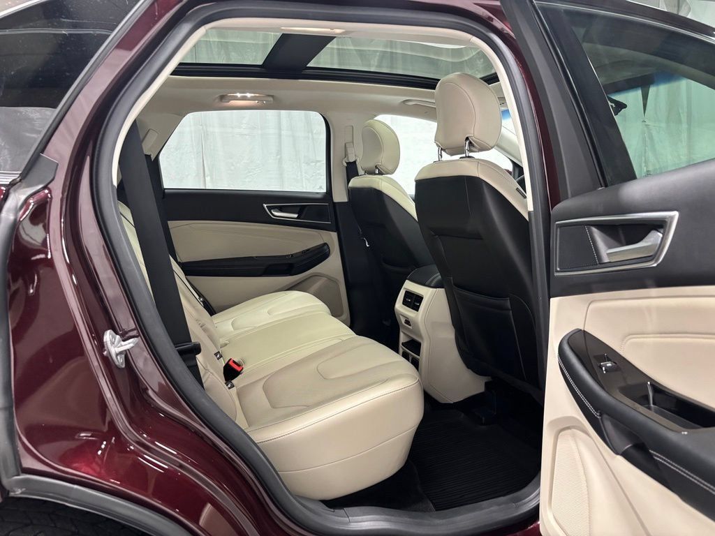 Used 2018 Ford Edge Titanium w/ Equipment Group 301A AWD/4WD image 50