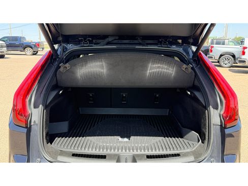 Used 2023 Cadillac XT4 Premium Luxury w/ Technology Package AWD/4WD image 26