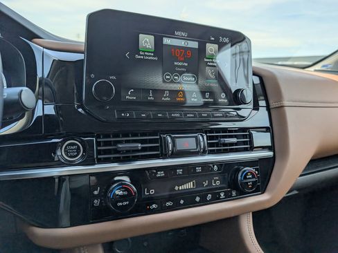 Used 2024 Nissan Pathfinder Platinum AWD/4WD image 22