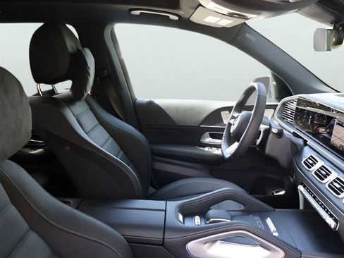 New 2026 Mercedes-Benz GLS 450 4MATIC image 8