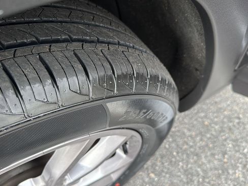 Used 2024 GMC Terrain SLT image 38