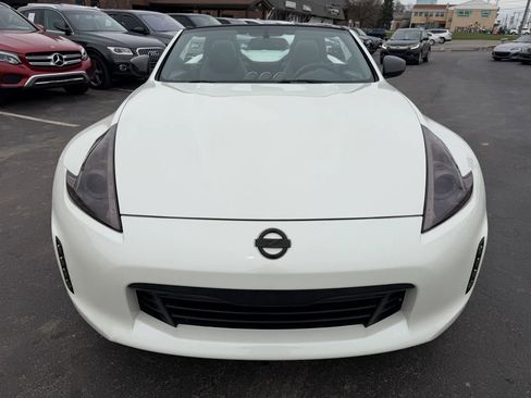 Used 2014 Nissan 370Z Touring w/ Sport Package RWD image 8