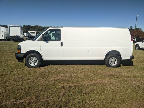New 2025 Chevrolet Express 3500 Extended w/ Driver Convenience Package RWD image 5