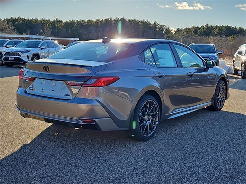 New 2026 Toyota Camry Hybrid image 2