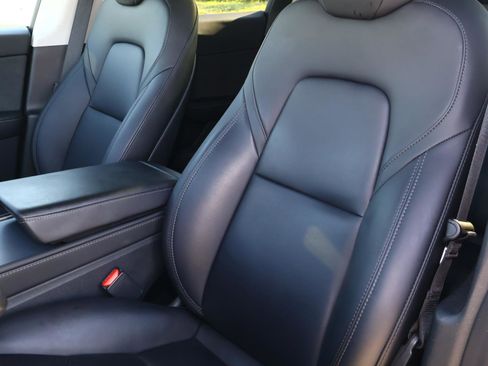 Used 2023 Tesla Model Y Performance AWD/4WD image 11