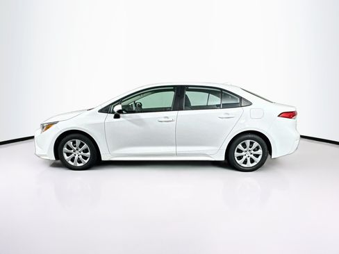 Used 2022 Toyota Corolla LE FWD image 4