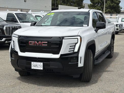 Used 2026 GMC Sierra EV Elevation AWD/4WD image 8