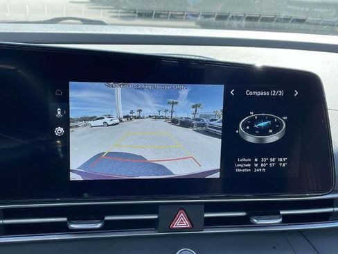 Used 2025 Hyundai Elantra SEL image 26