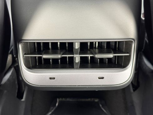 Used 2020 Tesla Model Y Performance image 34