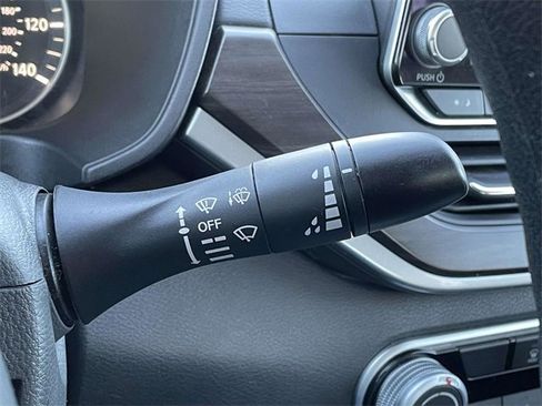 Used 2024 Nissan Altima 2.5 SV image 23