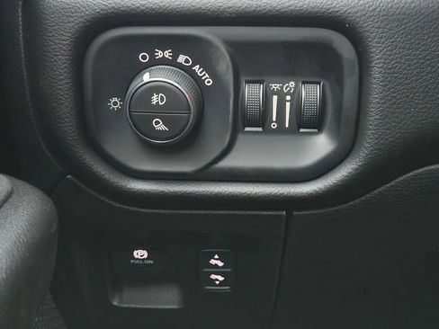 New 2026 RAM 1500 4x4 Crew Cab image 14