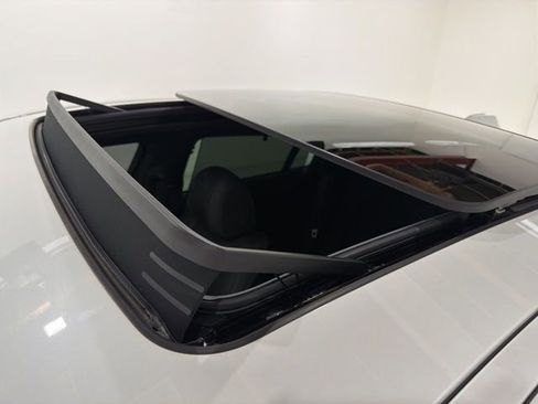 Certified 2024 BMW X6 xDrive40i w/ Executive Package image 27