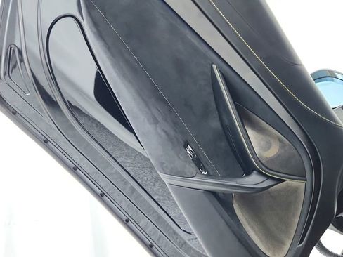 Used 2018 McLaren 720S Performance image 15