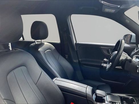 Used 2020 Mercedes-Benz GLB 250 4MATIC image 30