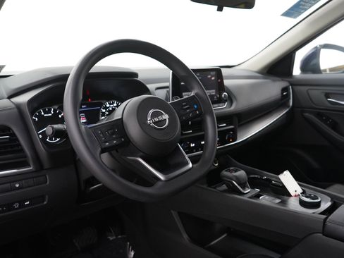 Used 2024 Nissan Rogue SV AWD/4WD image 25