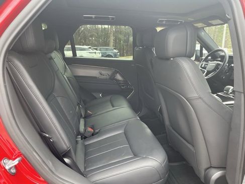 Used 2025 Land Rover Range Rover Sport SE image 13