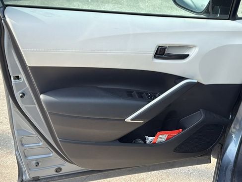 Used 2024 Toyota Corolla Cross L FWD image 5