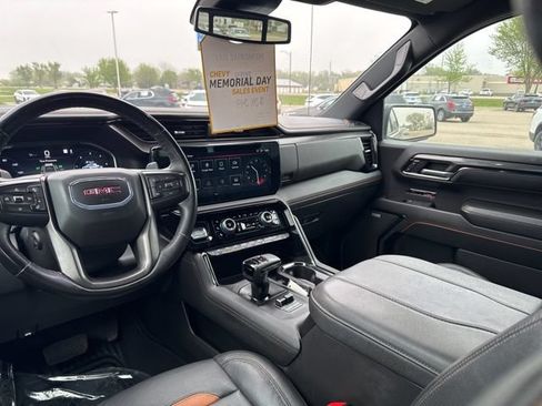 Used 2024 GMC Sierra 1500 AT4 w/ AT4 Premium Package AWD/4WD image 8
