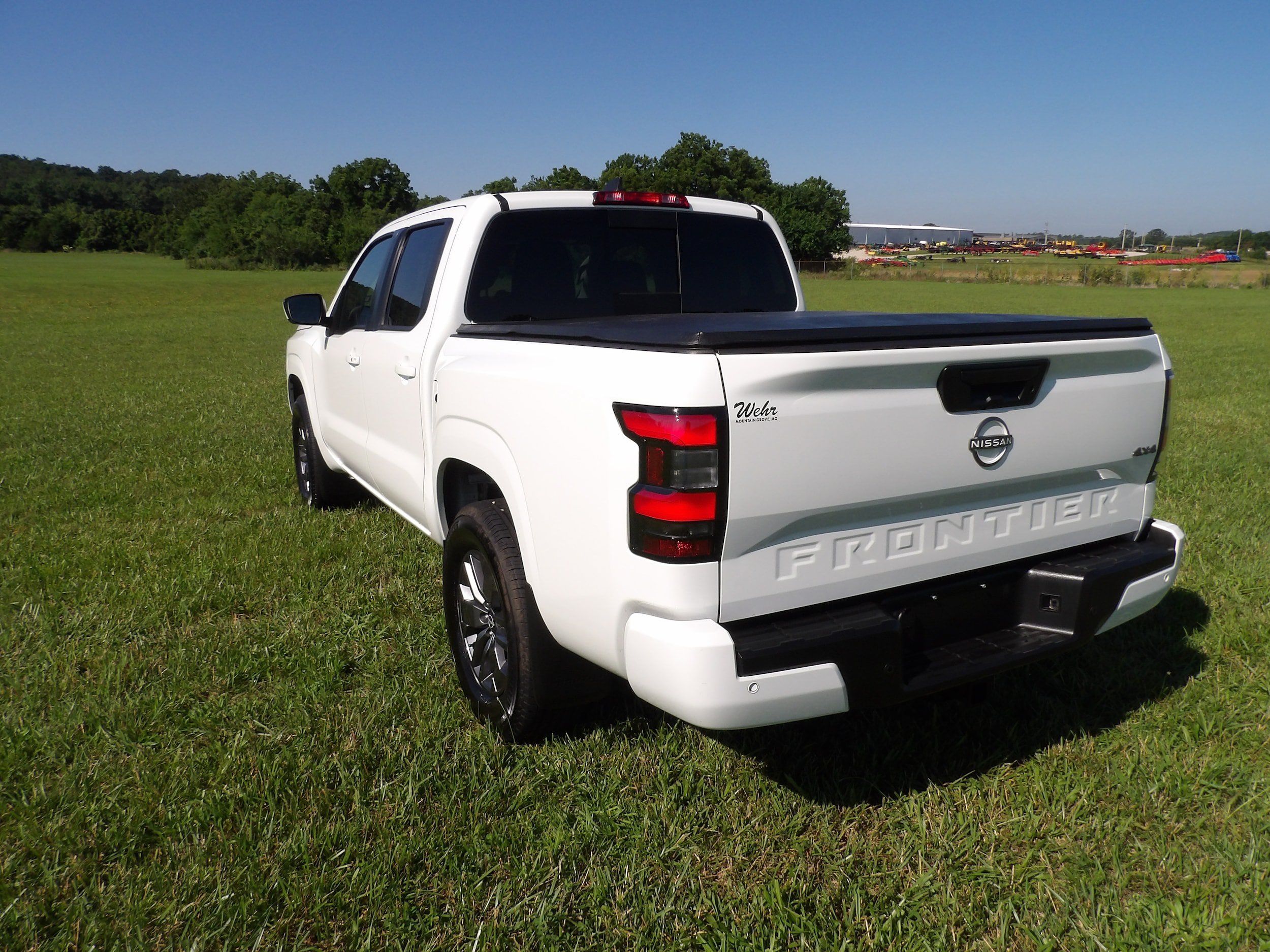 Used 2025 Nissan Frontier SV w/ SV Convenience Package AWD/4WD image 10