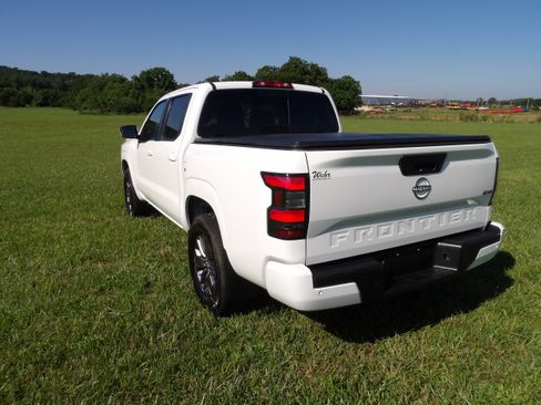 Used 2025 Nissan Frontier SV w/ SV Convenience Package AWD/4WD image 10