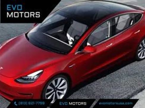 Used 2023 Tesla Model 3 Standard Range image 1
