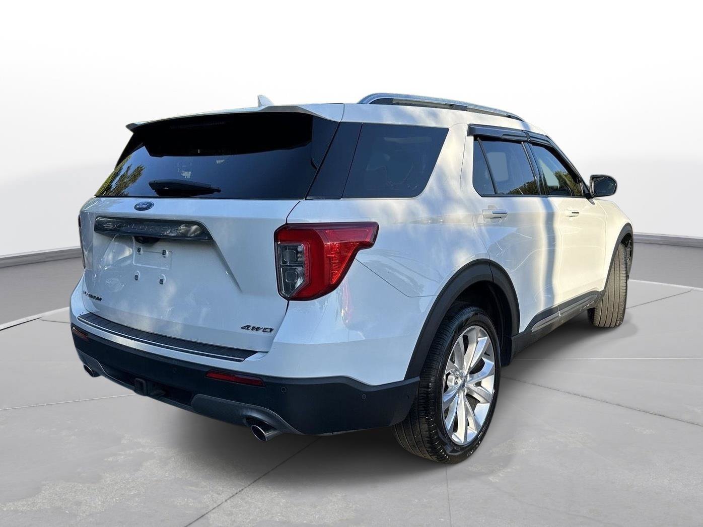 Used 2022 Ford Explorer Platinum w/ Premium Technology Package AWD/4WD image 5