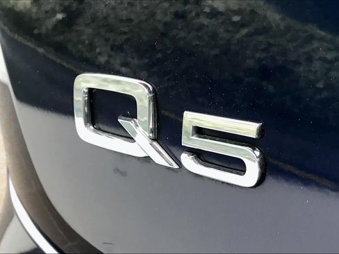Used 2019 Audi Q5 2.0T Premium Plus w/ Premium Plus Package AWD/4WD image 7