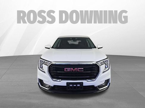 Used 2024 GMC Terrain SLE FWD image 2