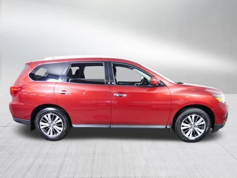 Used 2017 Nissan Pathfinder SV w/ Trailer Tow Package AWD/4WD image 8