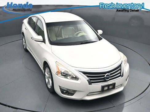 Used 2013 Nissan Altima 2.5 SL FWD image 16