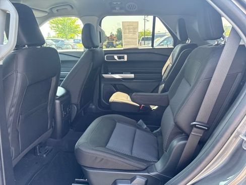 Used 2023 Ford Explorer XLT w/ Class IV Trailer Tow Package AWD/4WD image 11