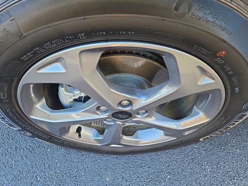 Certified 2025 Ford Escape ST-Line w/ Tech Pack #1 image 7