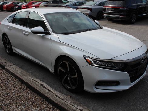 Used 2019 Honda Accord Sport image 5