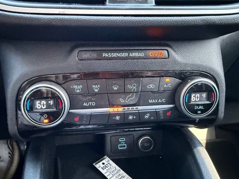 Used 2021 Ford Escape SEL w/ Technology Package FWD image 17