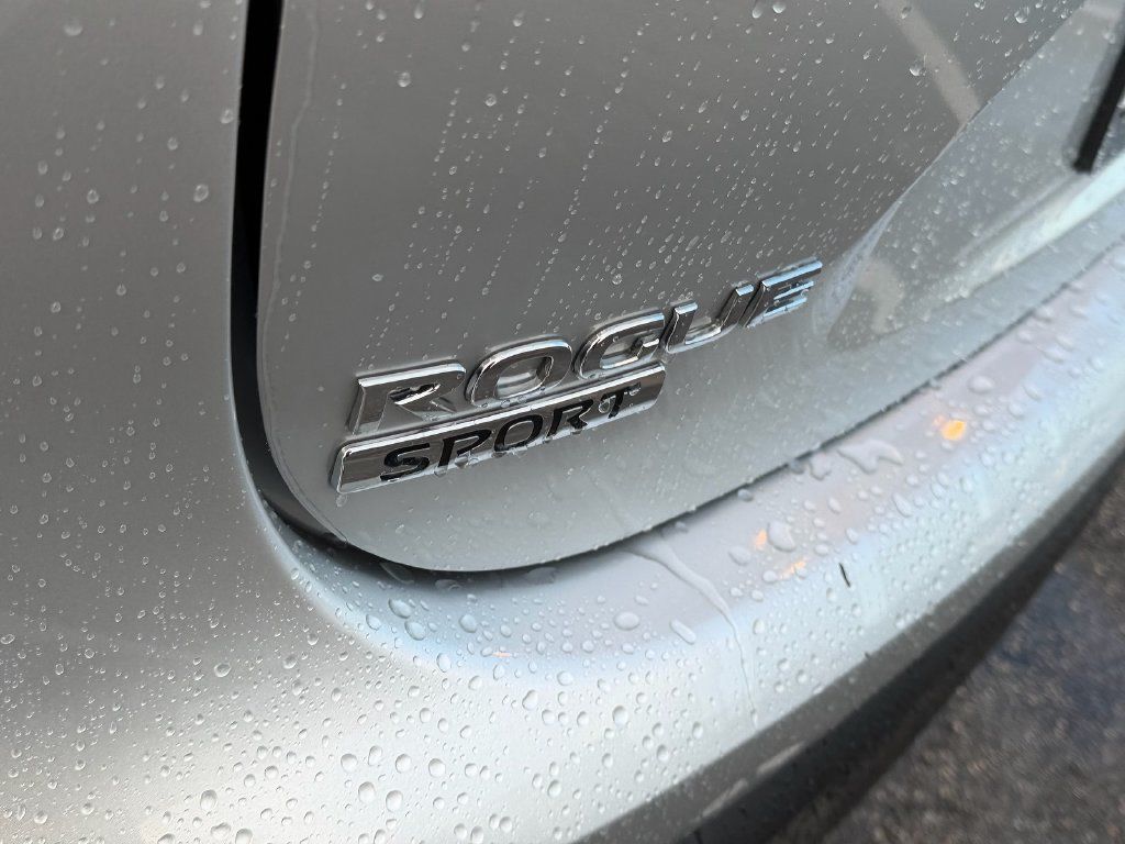 Used 2020 Nissan Rogue Sport SV w/ All-Weather Package AWD/4WD image 14