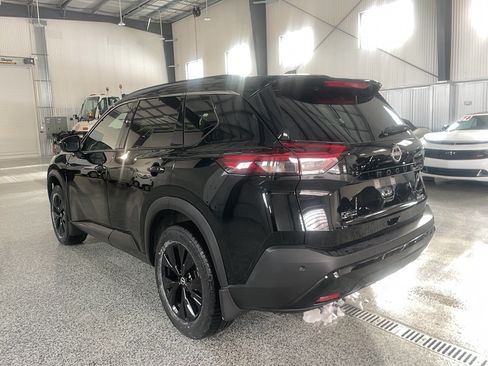 Used 2023 Nissan Rogue SV w/ SV Premium B Package AWD/4WD image 15