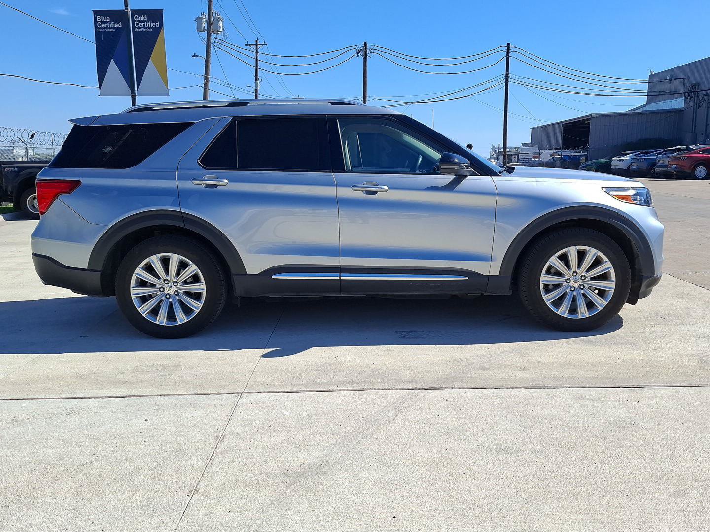 Used 2020 Ford Explorer Limited w/ Class III Trailer Tow Package AWD/4WD image 8