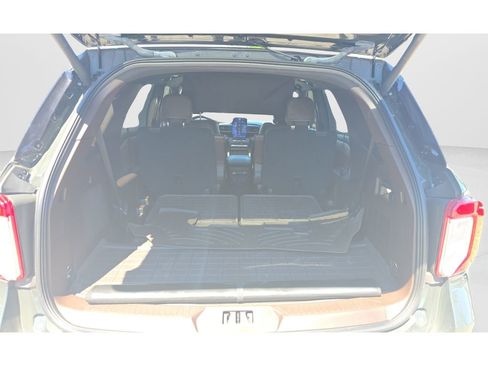 Used 2023 Ford Explorer King Ranch w/ Technology Package AWD/4WD image 12