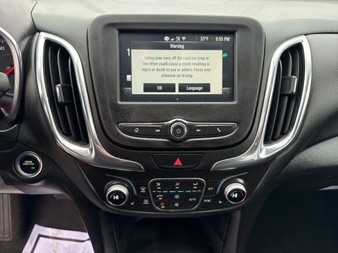 Used 2018 Chevrolet Equinox LT image 23