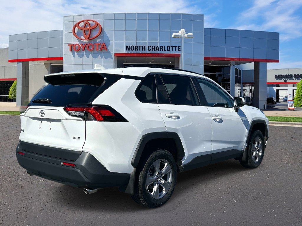 Used 2025 Toyota RAV4 XLE w/ Convenience Package FWD image 8