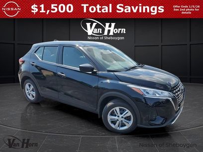 New 2025 Nissan Kicks Play S