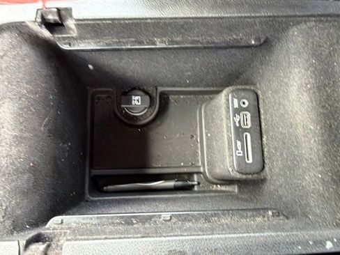 Used 2016 Dodge Charger SRT w/ Harman/Kardon Audio Group RWD image 38