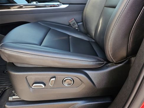 Used 2025 Cadillac Escalade Luxury image 23