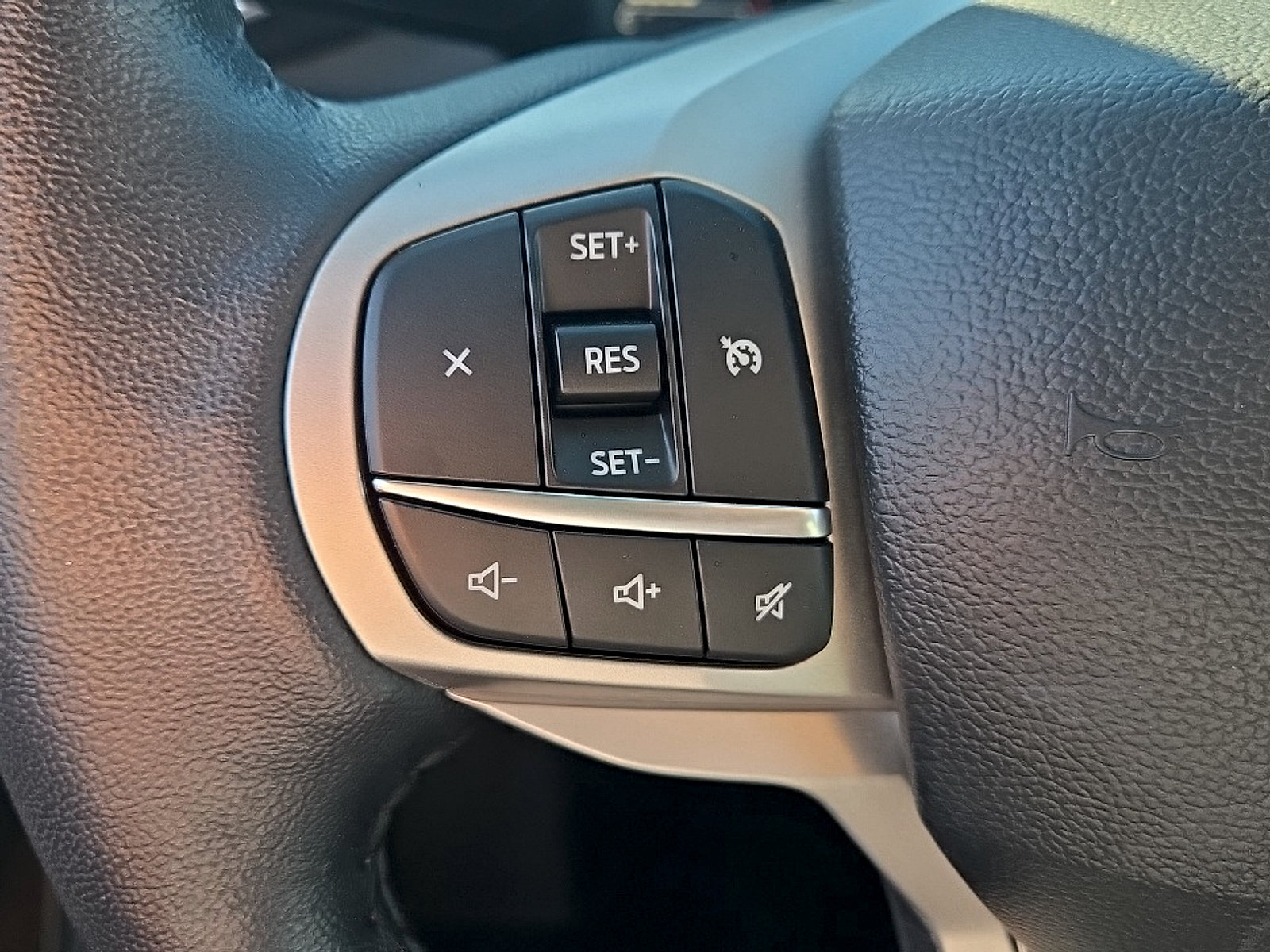 Certified 2023 Ford Explorer XLT w/ Equipment Group 202A AWD/4WD image 13