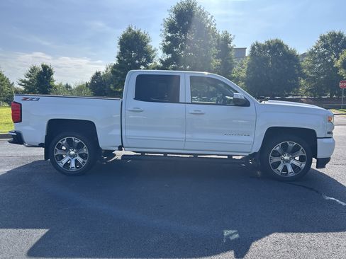 Used 2018 Chevrolet Silverado 1500 LT w/ All Star Edition AWD/4WD image 10