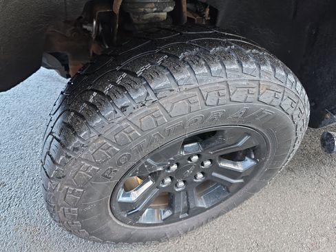 Used 2016 Chevrolet Silverado 1500 LT w/ Midnight Edition image 13