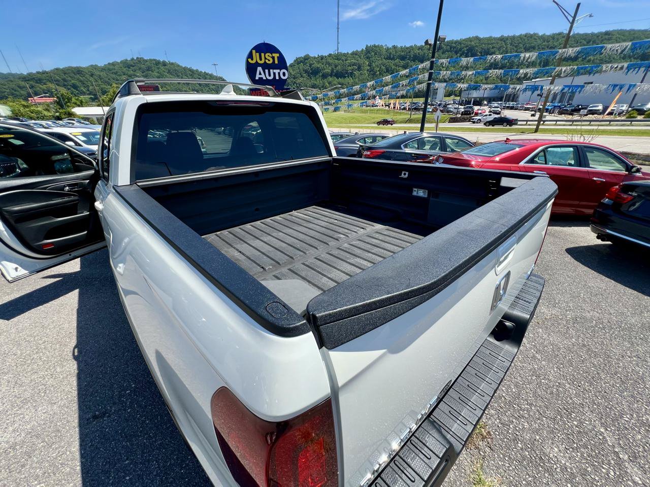 Used 2017 Honda Ridgeline RTL image 18